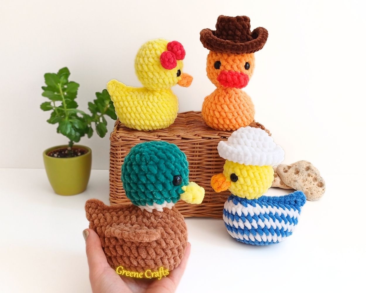 Rubber Duck Crochet Pattern (Low Sew)